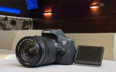 دوربین کانن 750D بدنه